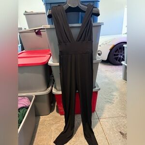 Black V-Neck Sleeveless Jumpsuit p11